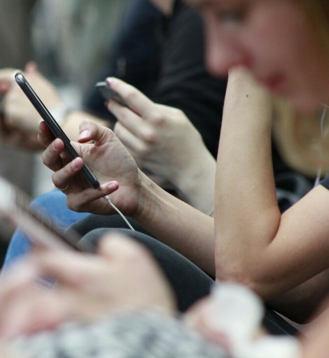 ΙΝΔΟΝΗΣΙΑ SOCIAL MEDIA ΑΝΗΛΙΚΟΙ