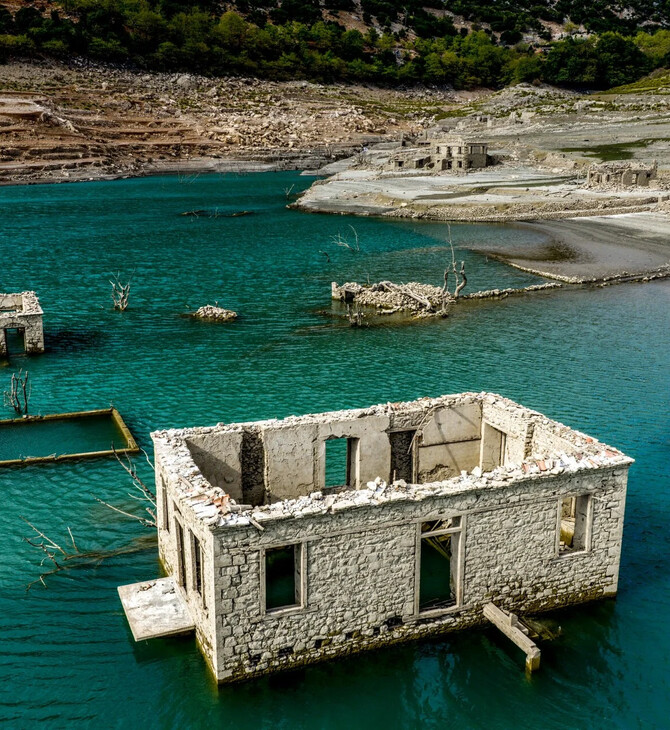 Ανέβηκε η στάθμη του Μόρνου - Εξαφανίστηκαν τα σπίτια του «βυθισμένου» χωριού Κάλλιο