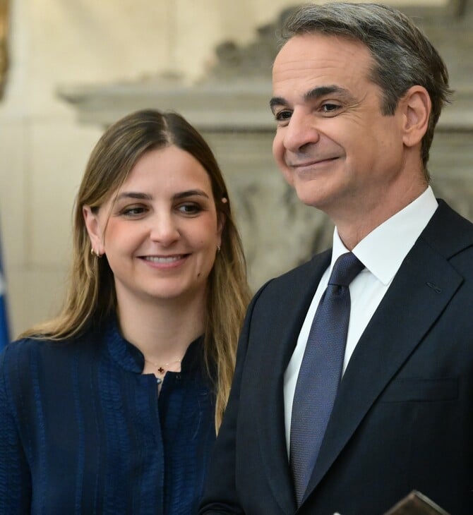 Σοφία Μητσοτάκη: «Η ξεφτίλα δεν έχει όρια» - Η απάντηση της κόρης του πρωθυπουργού για την επιστροφή από το Ντουμπάι