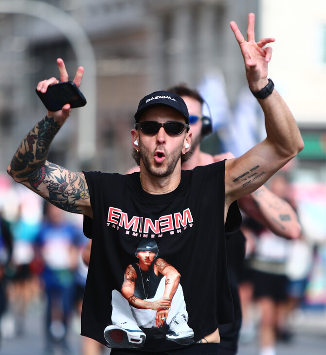 Ημιμαραθώνιος Αθήνας 2026: Μικροί και μεγάλοι δρομείς πλημμύρισαν το κέντρο της Αθήνας