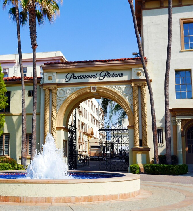 PARAMOUNT ΣΤΟΥΝΤΙΟ ΧΟΛΙΓΟΥΝΤ WARNER BROS