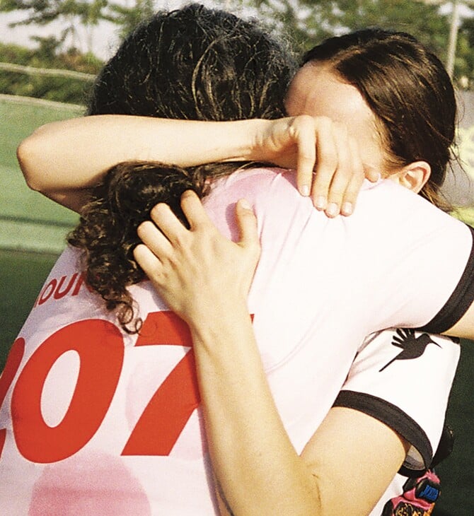 Sisterhoods: 8 ομάδες μόνο για γυναίκες και θηλυκότητες