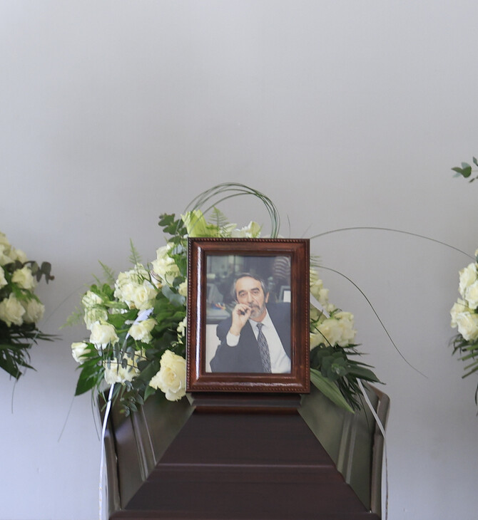 Πλήθος κόσμου στο τελευταίο «αντίο» στον Γιώργο Βότση