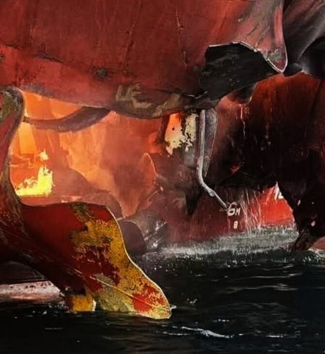 Στενά του Ορμούζ: Ένα ελληνόκτητο ανάμεσα στα τρία φορτηγά πλοία που χτυπήθηκαν από άγνωστης προέλευσης βλήματα