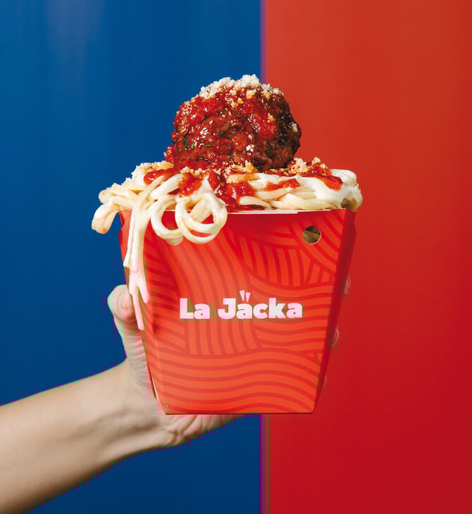 La Jacka: Το νέο street food του Πειραιά είναι ένα concept που έχει από πίσω ένα βαρύ όνομα
