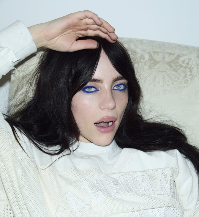 Η Billie Eilish φλερτάρει με το The Bell Jar της Sylvia Plath