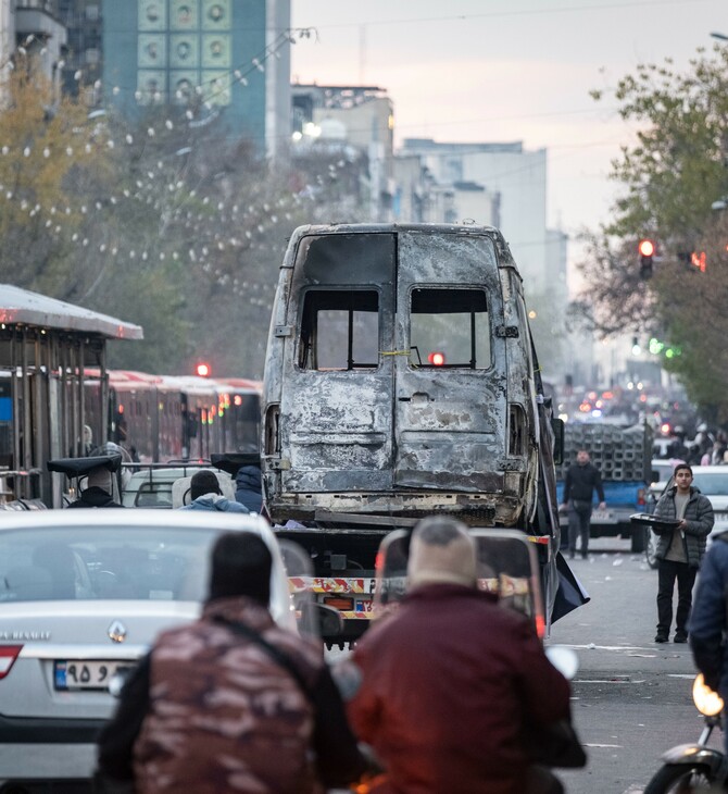 «Δάχτυλα στη σκανδάλη»: Οι Ιρανικές Αρχές προειδοποιούν τους πολίτες καθώς καλούνται σε δράση