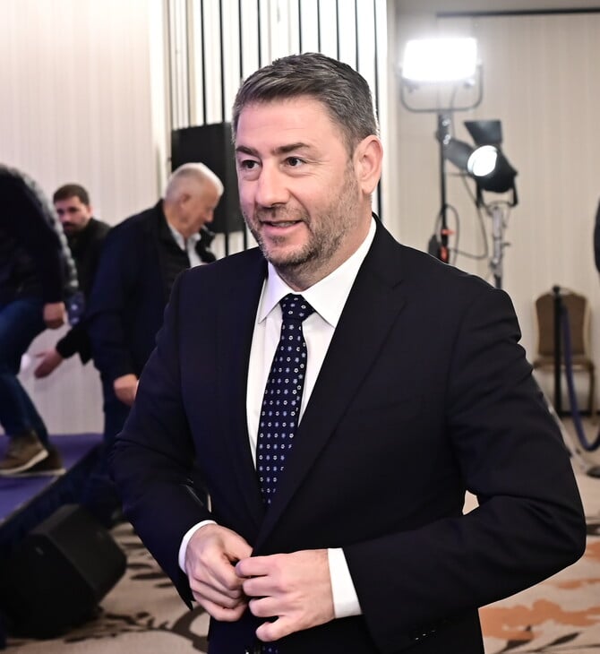 ΠΑΣΟΚ: «Ένα βήμα μπροστά, δύο βήματα πίσω»