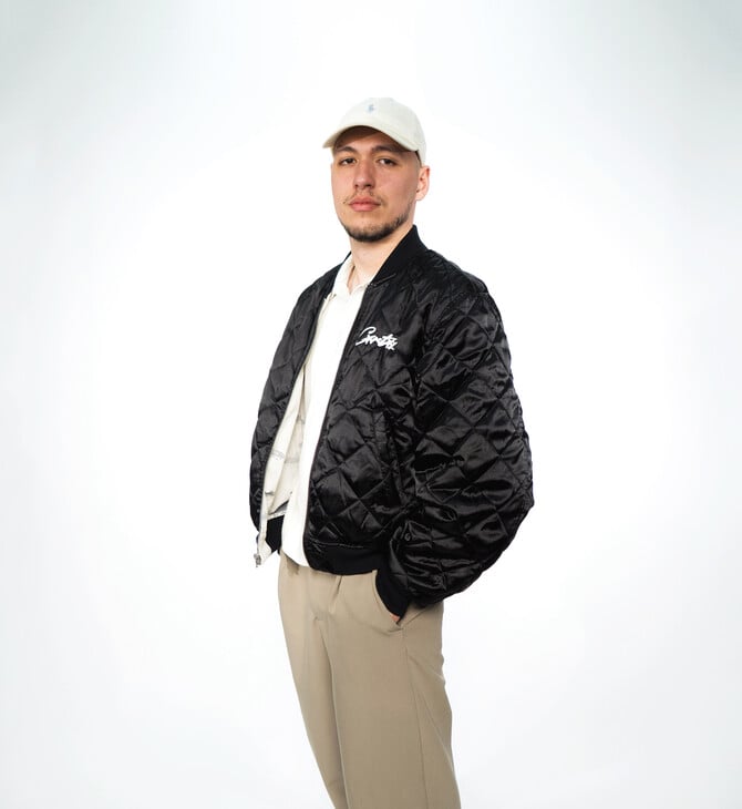 Νίκο, τι φοράς σήμερα και πόσο κοστίζει;