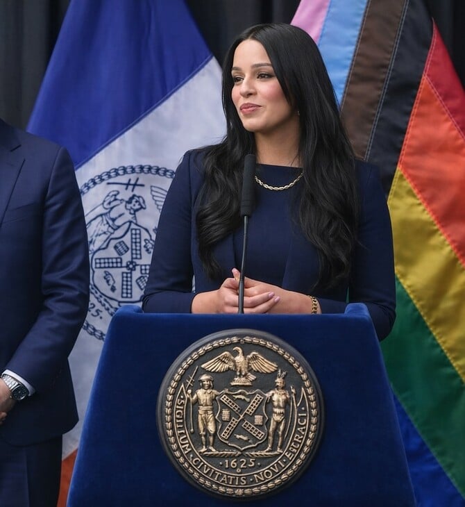 Ο Μαμντάνι ιδρύει γραφείο ΛΟΑΤΚΙ+ υποθέσεων με τρανς επικεφαλής