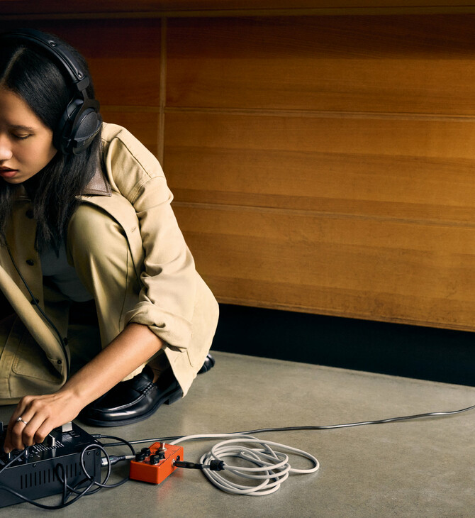 Red Means Go: Η HUGO ντύνει τη γενιά που φτιάχνει το δικό της μέλλον