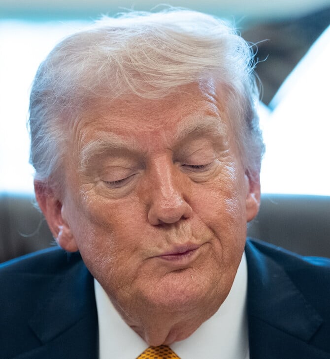 ΝΤΟΝΑΛΝΤ ΤΡΑΜΠ ΛΕΥΚΟΣ ΟΙΚΟΣ ΚΑΡΟΛΑΪΝ ΛΕΒΙΤ ΠΑΡΑΙΤΗΣΗ ΤΖΟ ΚΕΝΤ