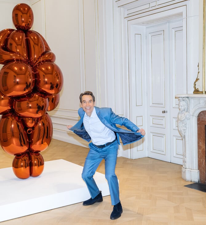 Ο Τζεφ Κουνς συζητά με Έλληνες δημοσιογράφους στο Μουσείο Κυκλαδικής Τέχνης