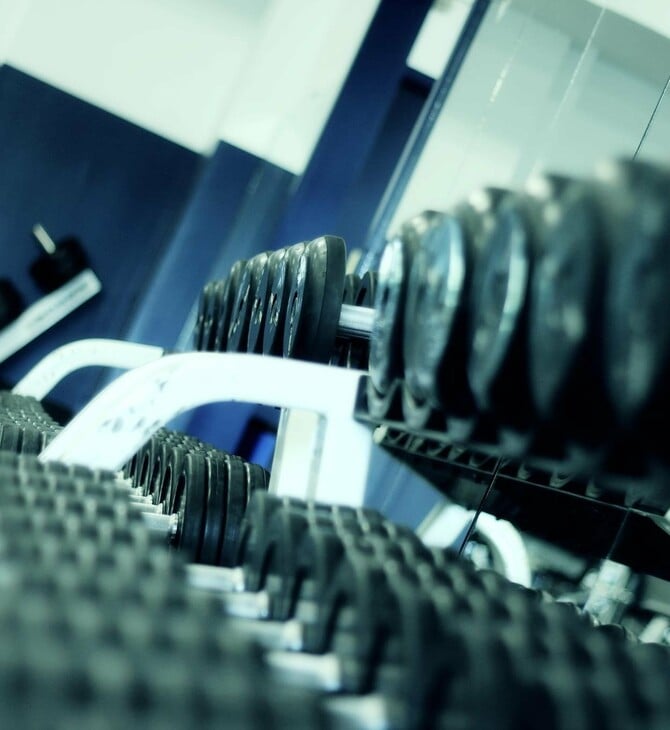 ΘΕΣΣΑΛΟΝΙΚΗ TIKTOKER BODYBUILDER ΣΥΛΛΗΨΗ ΑΝΑΒΟΛΙΚΑ ΓΥΜΝΑΣΤΗΡΙΟ