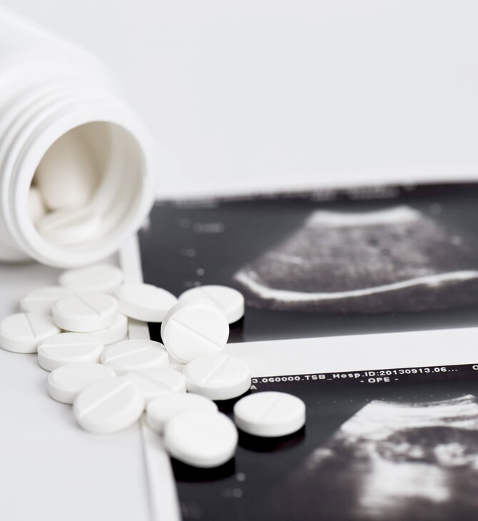 ΗΠΑ: Γυναίκα κατηγορείται για ανθρωποκτονία αφού φέρεται να έλαβε χάπι άμβλωσης