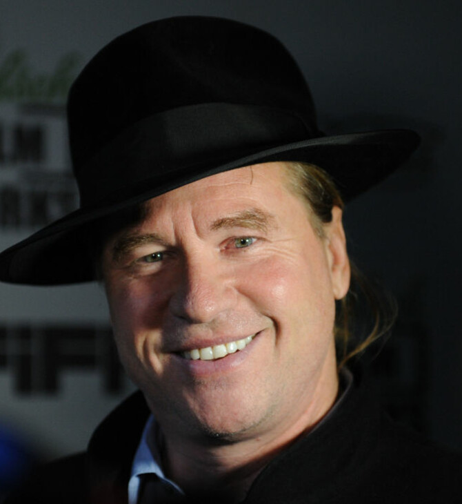 ΒΑΛ ΚΙΛΜΕΡ ΤΕΧΝΗΤΗ ΝΟΥΜΟΣΗΝΗ AI 