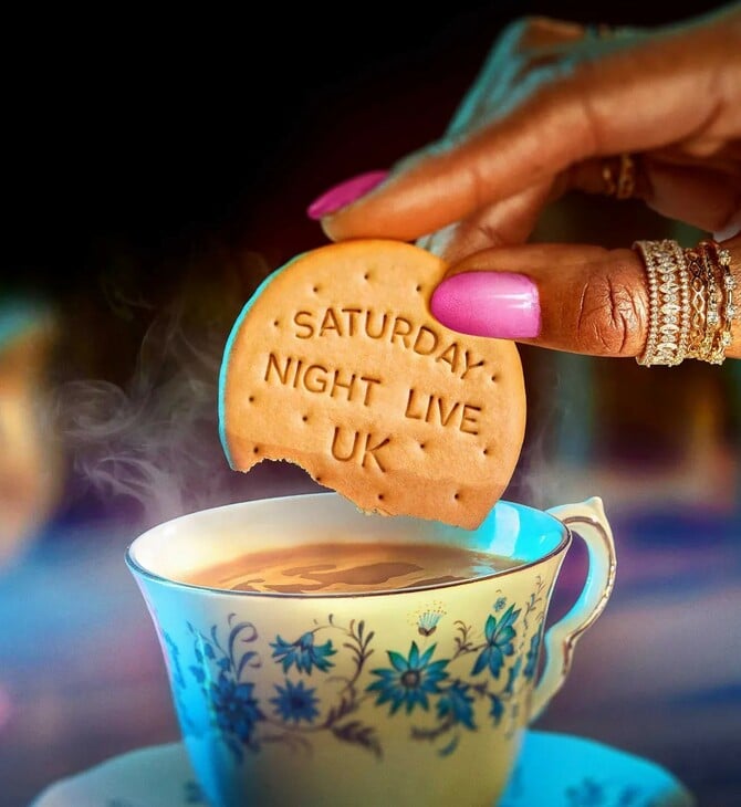 Η Tina Fey άνοιξε το SNL UK με μια αλλόκοτη Πριγκίπισσα Νταϊάνα και πολύ βρετανικό θράσος