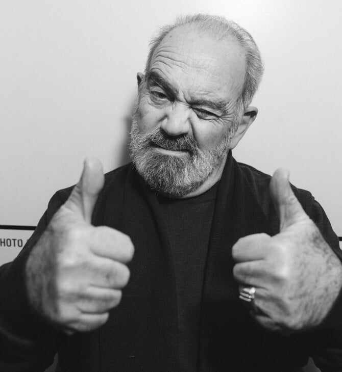 Ερρίκος Λίτσης: «Τρώμε ποπκόρν και βλέπουμε να ρίχνουν πυραύλους»