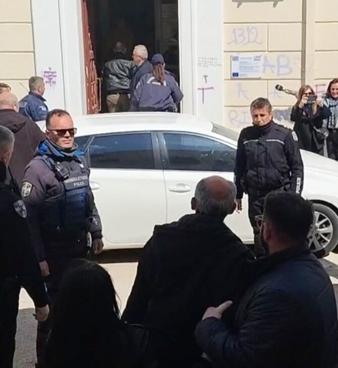 ΚΑΡΔΙΤΣΑ ΔΟΛΟΦΟΝΙΑ ΤΡΑΓΟΥΔΙΣΤΗΣ