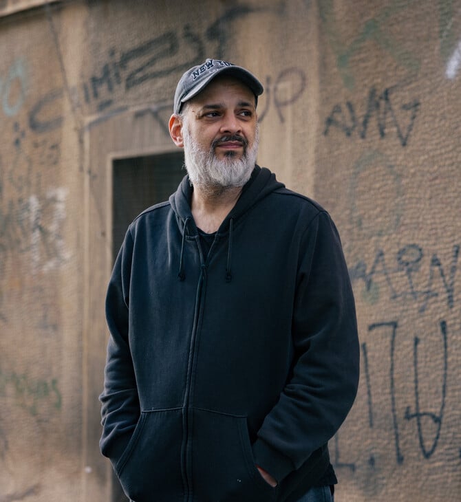 Γιώργος Παλούμπης: «Το θέατρο δεν μου χρωστάει τίποτα, μόνο εγώ του χρωστάω»