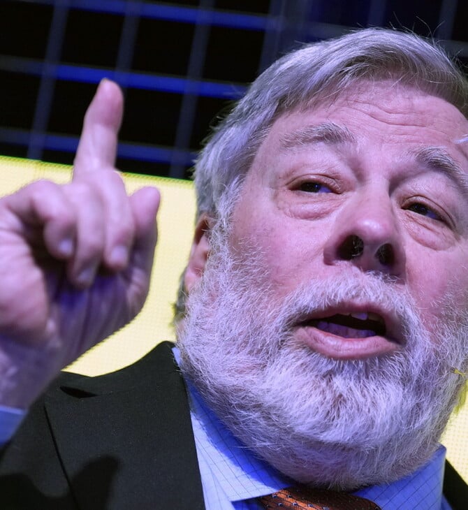 ΣΤΙΒ ΒΟΖΝΙΑΚ APPLE AI