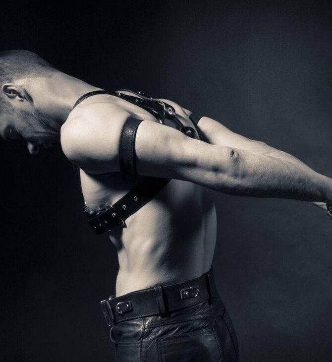 Το πορτρέτο του Πάνου, σκλάβου του BDSM και queer 