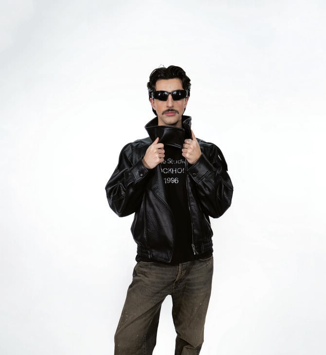 Μάνο, τι φοράς σήμερα και πόσο κοστίζει;