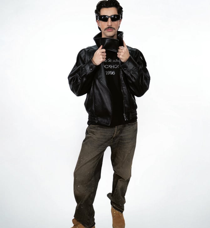 Μάνο, τι φοράς σήμερα και πόσο κοστίζει;