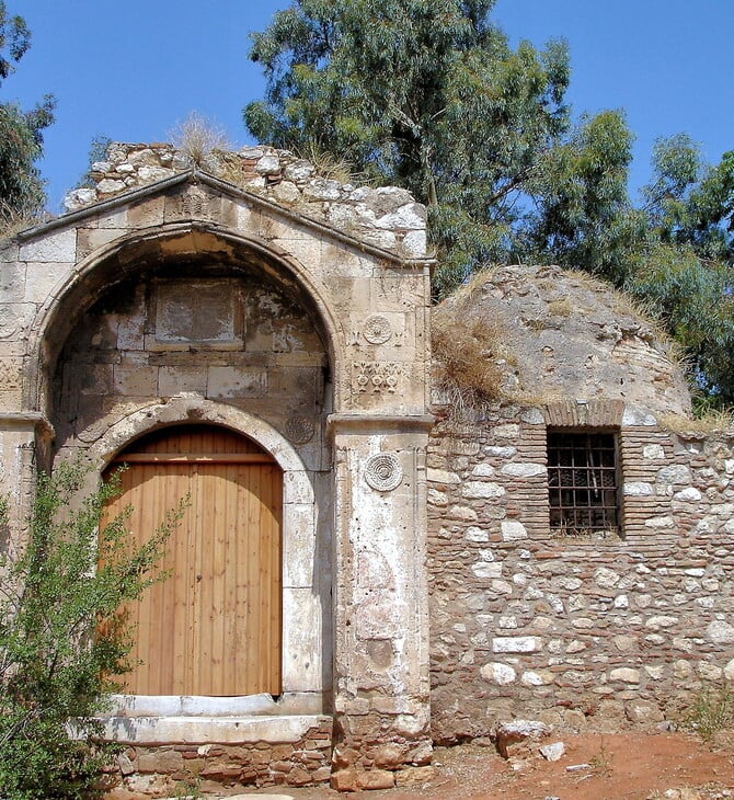 Αποκαθίσταται ο Μεντρεσές Αθηνών, το ιστορικό διατηρητέο μνημείο