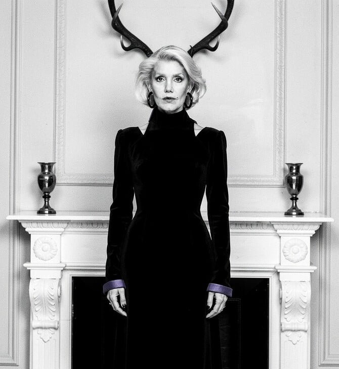 Οι 7 ζωές της Μαρινέλλας: Ενα anti-obituary για μια γυναίκα που κάθε φορά που πέθαινε, ξαναγεννιόταν