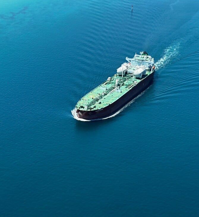 ΠΛΟΙΑ ΕΡΥΘΡΑ ΘΑΛΑΣΣΑ ΧΟΥΤΙ ΕΠΙΘΕΣΗ ΑΣΠΙΔΕΣ