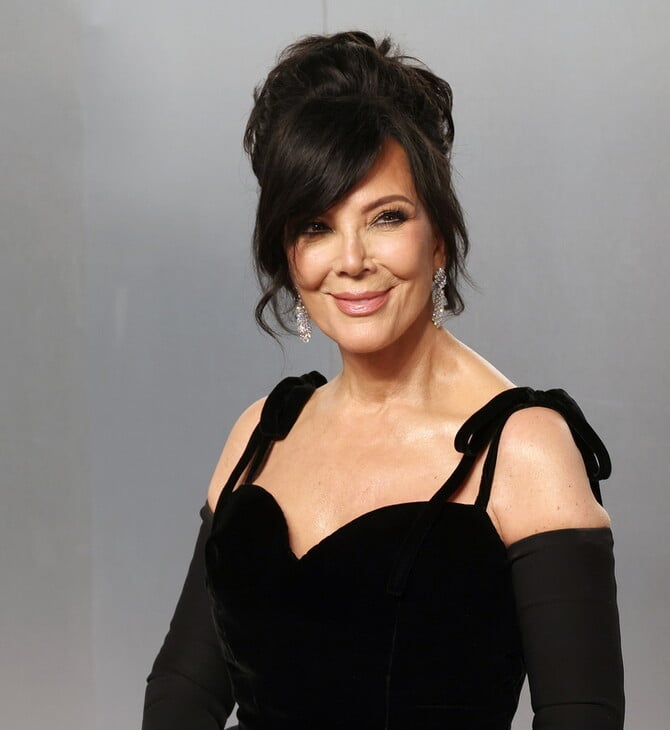 ΚΡΙΣ ΤΖΕΝΕΡ ΚΙΝΑ SOCIAL MEDIA 