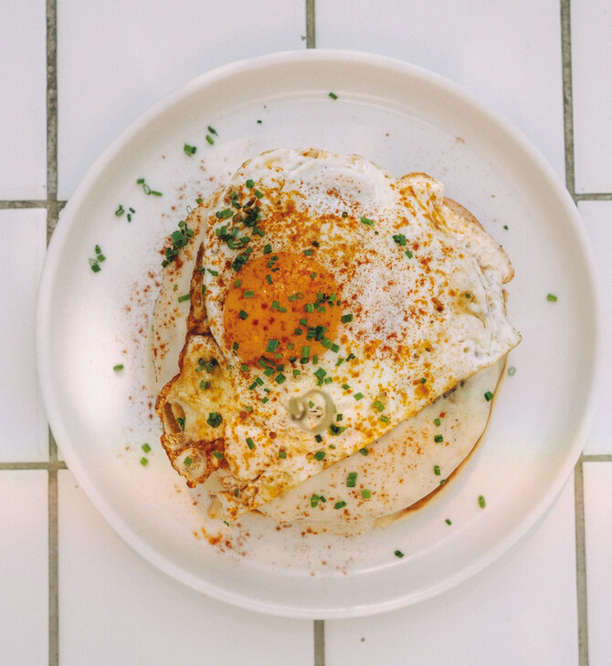 Διακοπές: Hot dog για πρωινό εκεί που είναι πάντα καλοκαίρι