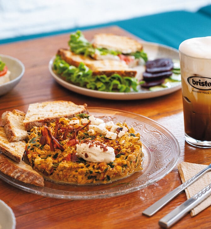 μα’Φρό: Αυτό το στέκι προσφέρει ποιοτικά πιάτα brunch που θα έφτιαχνε η μαμά Φρόσω