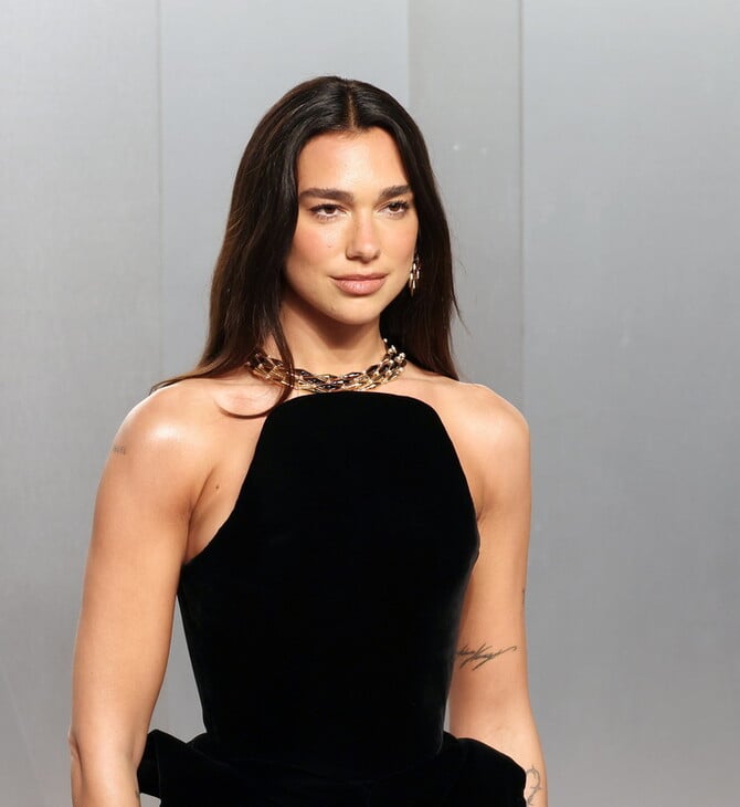 DUA LIPA ΛΟΓΟΤΕΧΝΙΚΟ ΦΕΣΤΙΒΑΛ ΛΟΝΔΙΝΟΥ
