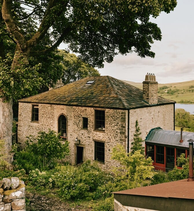 Μέσα σε μια αγροικία του 19ου αιώνα