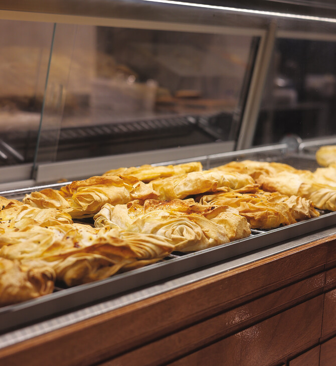 Πεντανόστιμες: Πίτες με φύλλο γιουφκά και σάντουιτς γεμισμένα με αλλαντικά και τυριά της ελληνικής παράδοσης