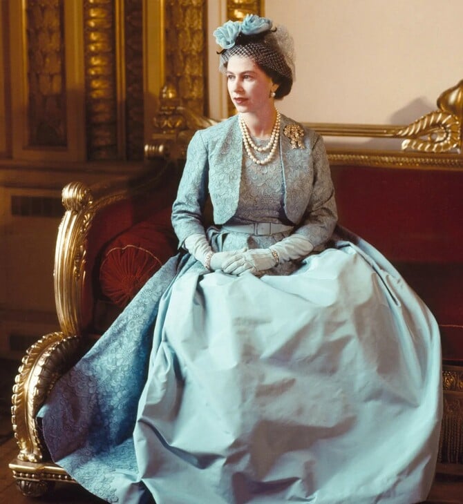 Το Buckingham Palace επανασυστήνει το στιλ της Ελισάβετ Β΄
