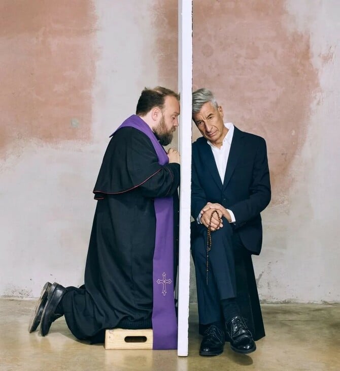 Αμάρτησε μαζί μου κι έλα:Ο Maurizio Cattelan ζητά από το κοινό να εξομολογηθεί τις αμαρτίες του