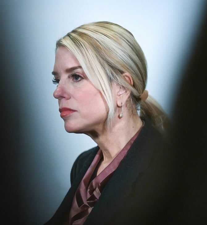 ΗΠΑ: Αποπέμφθηκε από την κυβέρνηση η υπουργός Δικαιοσύνης Παμ Μπόντι