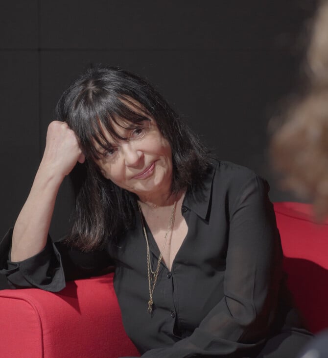 Έρση Σωτηροπούλου: «Ταμπού σήμερα είναι να ουρλιάζεις από έρωτα»