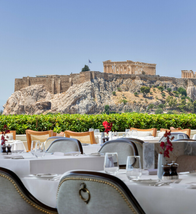 Πάσχα στο Ξενοδοχείο Μεγάλη Βρεταννία: Γιορτινές γεύσεις και αυθεντική φιλοξενία στο κέντρο της Αθήνας