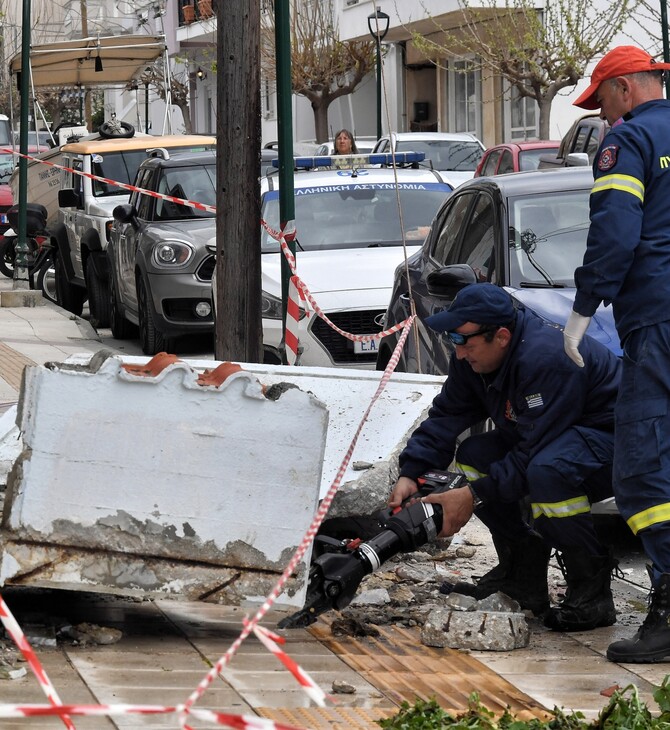 ΚΟΡΙΝΘΟΣ ΝΕΚΡΗ ΠΤΩΣΗ ΜΠΑΛΚΟΝΙΟΥ
