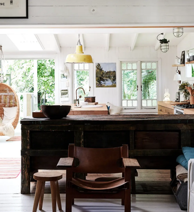 Ένα εξοχικό με αγγλική γοητεία δίπλα στην θάλασσα