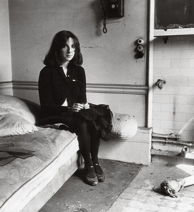 Sophie Calle: η έκθεση όπου η απουσία, η μνήμη και ο πόθος γίνονται τέχνη