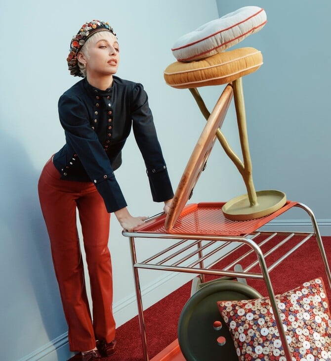 Το ανυπέρβλητα cool γούστο της Έμα Τσάμπερλεν