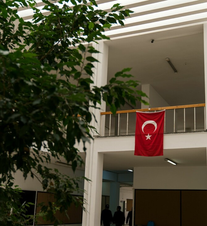 ΤΟΥΡΚΙΑ ΣΧΟΛΕΙΟ ΠΥΡΟΒΟΛΙΣΜΟΙ