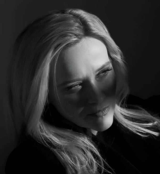 Η Ρις Γουίδερσπουν λέει ότι είναι ώρα οι γυναίκες να μάθουν AI