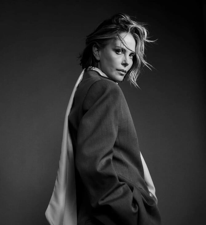 Η Σαρλίζ Θερόν απαντά στον Τιμοτέ Σαλαμέ: «Σε 10 χρόνια η AI θα μπορεί να κάνει τη δουλειά σου»