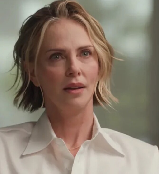 Η Σαρλίζ Θερόν μιλά ανοιχτά για τη νύχτα που η μητέρα της πυροβόλησε και σκότωσε τον πατέρα της